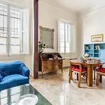 Bright Apartment With Private Garden And Balcony
