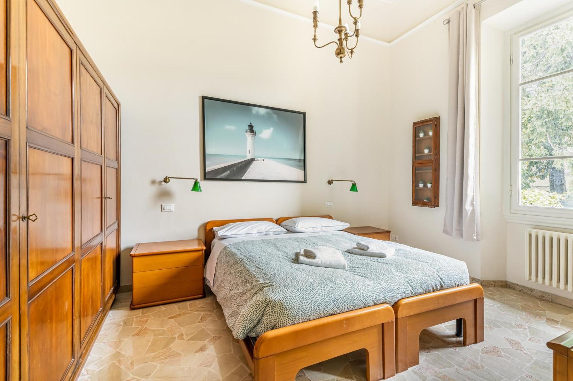 Bright With Private Garden And Balcony Florencia